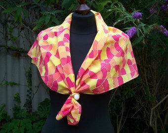 Square handpainted silkscarf in shades of yellow, orange and red, Size ca. 35''x35''