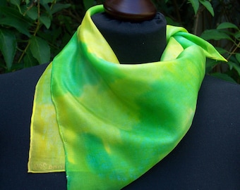 Foulard en soie « Tons verts », foulard Niki en environ 45 x 45 cm, foulard unique peint à la main