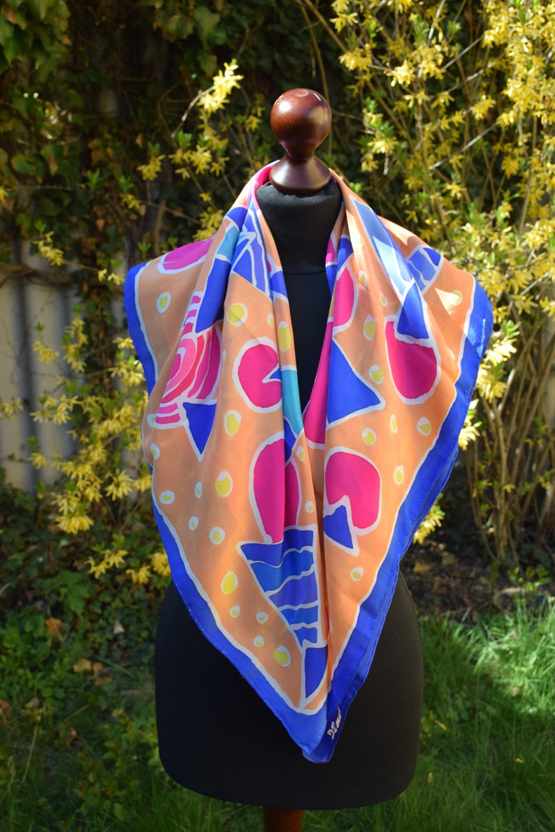 Foulard en soie, bleu, jaune, rose, orange, peint à la main avec motif image 6