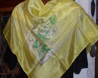 Square handpainted silkscarf with flower pattern in shades of yellow, white and green, unique silkart