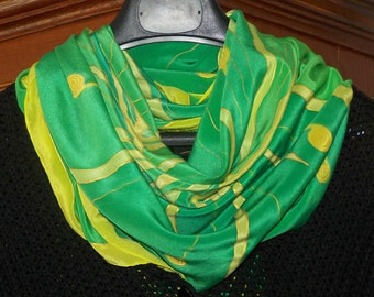 Foulard en soie XXL vert et jaune à motif, env. 110 x 110 cm, unique.