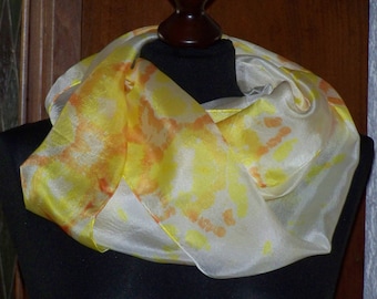 Foulard en soie, blanc, jaune, orange, technique shibori