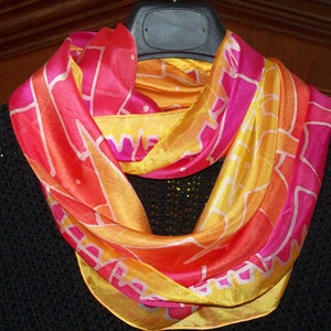 Foulard en soie, jaune, orange, rose, violet, Inner Light, peinture sur soie pour elle, unique en environ 90 x 90 cm image 3