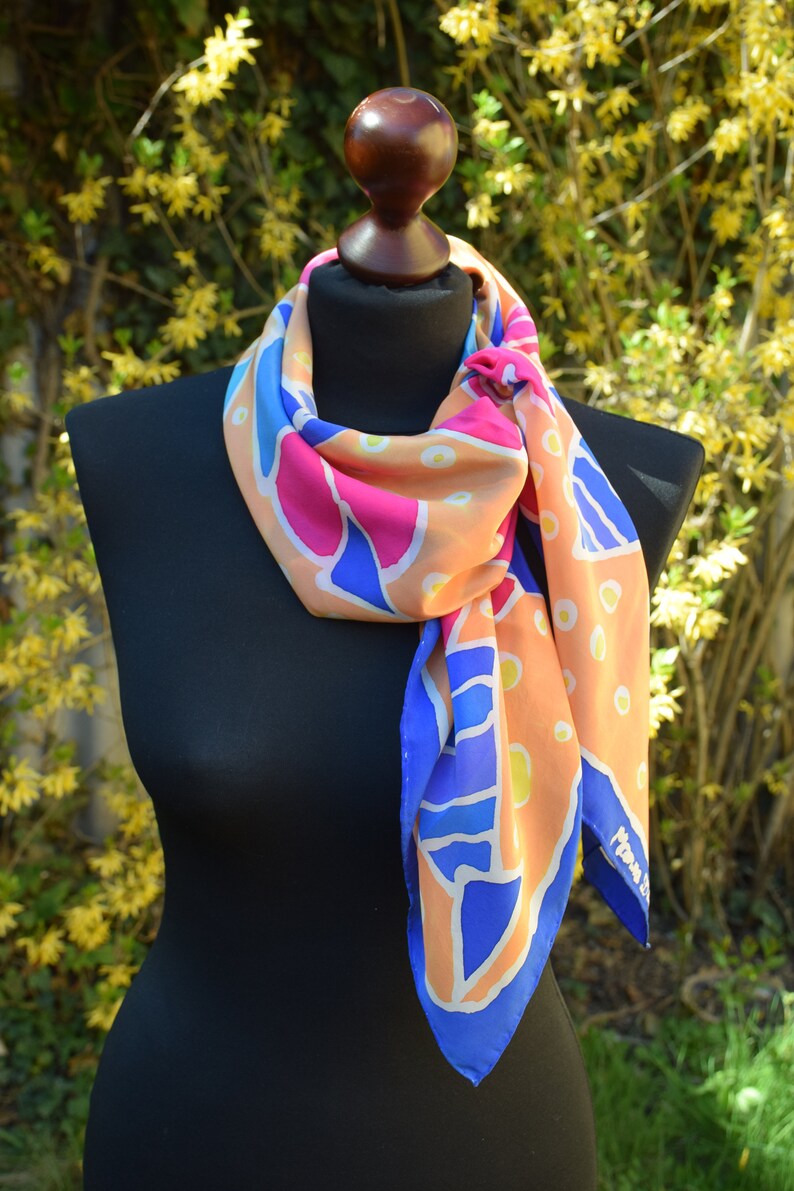 Foulard en soie, bleu, jaune, rose, orange, peint à la main avec motif image 10