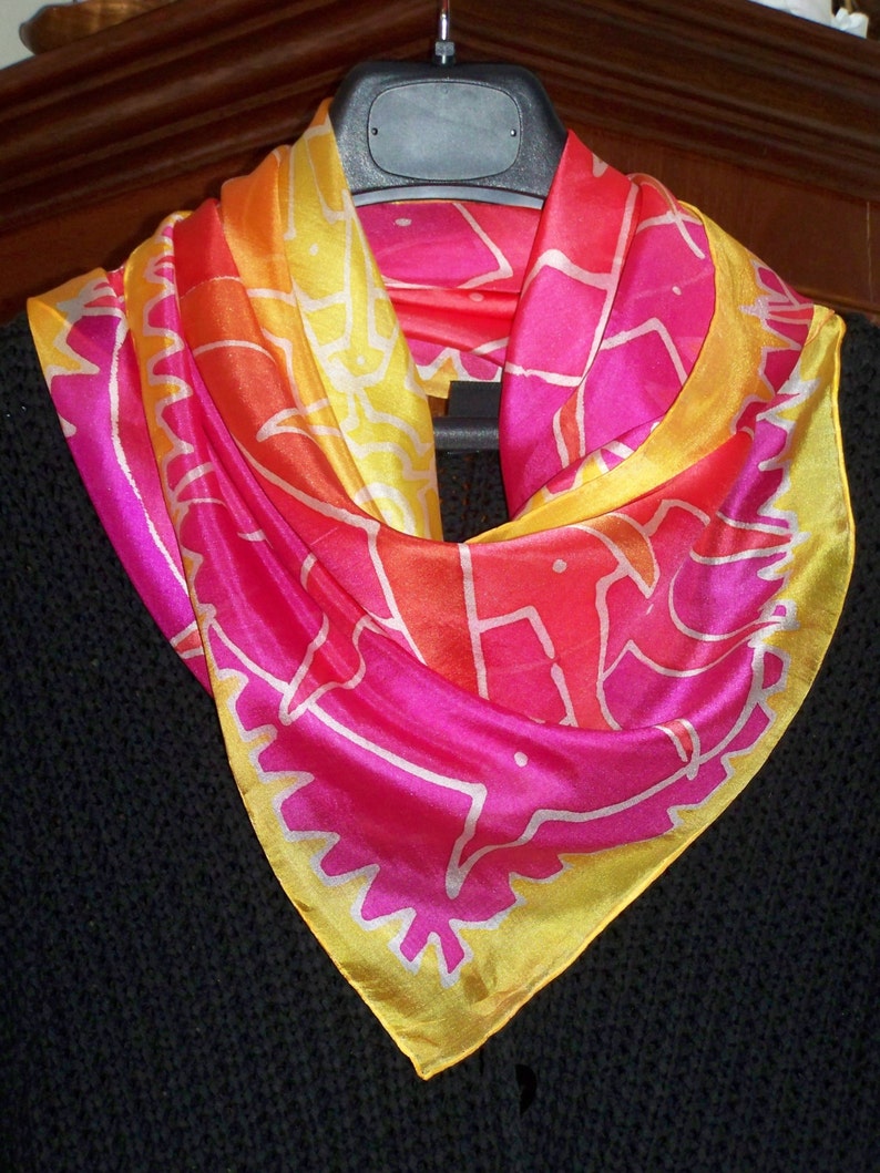 Foulard en soie, jaune, orange, rose, violet, Inner Light, peinture sur soie pour elle, unique en environ 90 x 90 cm image 4