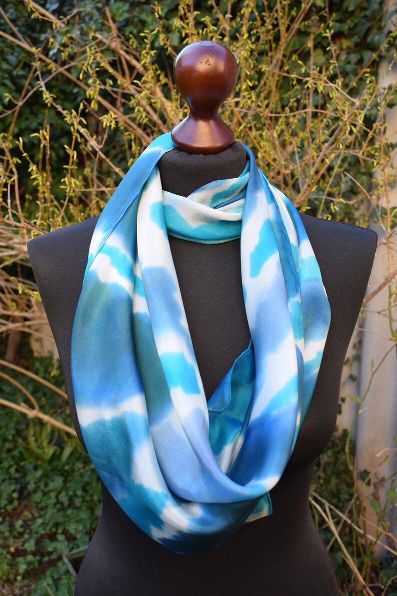 Foulard carré en soie turquoise, gris bleu, blanc image 5