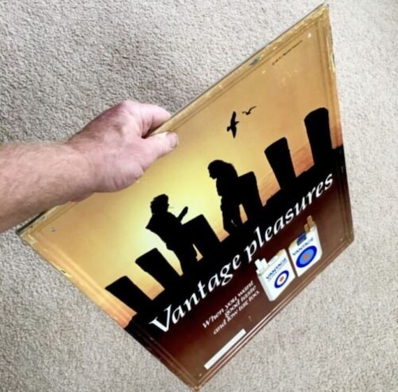 VANTAGE 1978 ヴィンテージ看板 Vintage 1981 VANTAGE CIGARETTES Metal Sign 21.5 X 17.5” - RJ