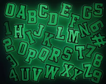 Brillan en la oscuridad / Encanto de letras y números / Encantos de zuecos de letras / Brillan en las letras oscuras / Encanto de zapatos de letras