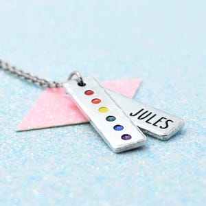 Personalisierte Pride Anhänger Halskette: Regenbogen LGBT Schmuck