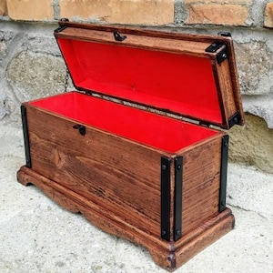 In Italien handgefertigter, handgefertigter Koffer aus altem regeneriertem Holz und Eisen, Erinnerungsbox, Schmuckschatulle, hergestellt in Italien