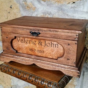 Scatola personalizzata , regalo per anniversario , scatola in legno di recupero made in italy