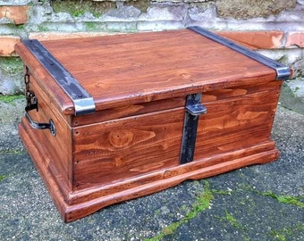 Solid wood box , wooden keepsake box , large keepsake box , reclaimed wood storage box handmade in Italy