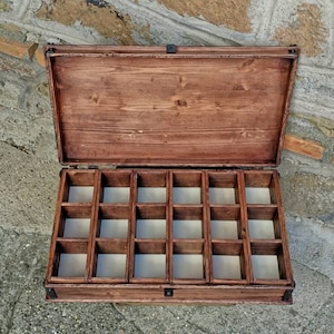 Watch box , high quality product made in Italy for storing up to 18 watches and jewelry , designed for a classy man and watch collectors