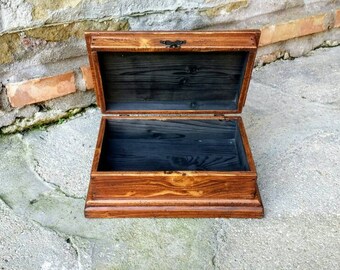 Reclaimed antique wood box, 100% handmade jewelry container in Italy