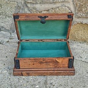 Houten en ijzeren doos, rustieke stijl objecthouder, sieradendoos van gerecycled hout gemaakt in Italië