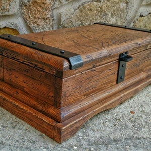 Large keepsake box , wood storage box , memory box , jewelry box , reclaimed wood rustic style , made in Italy