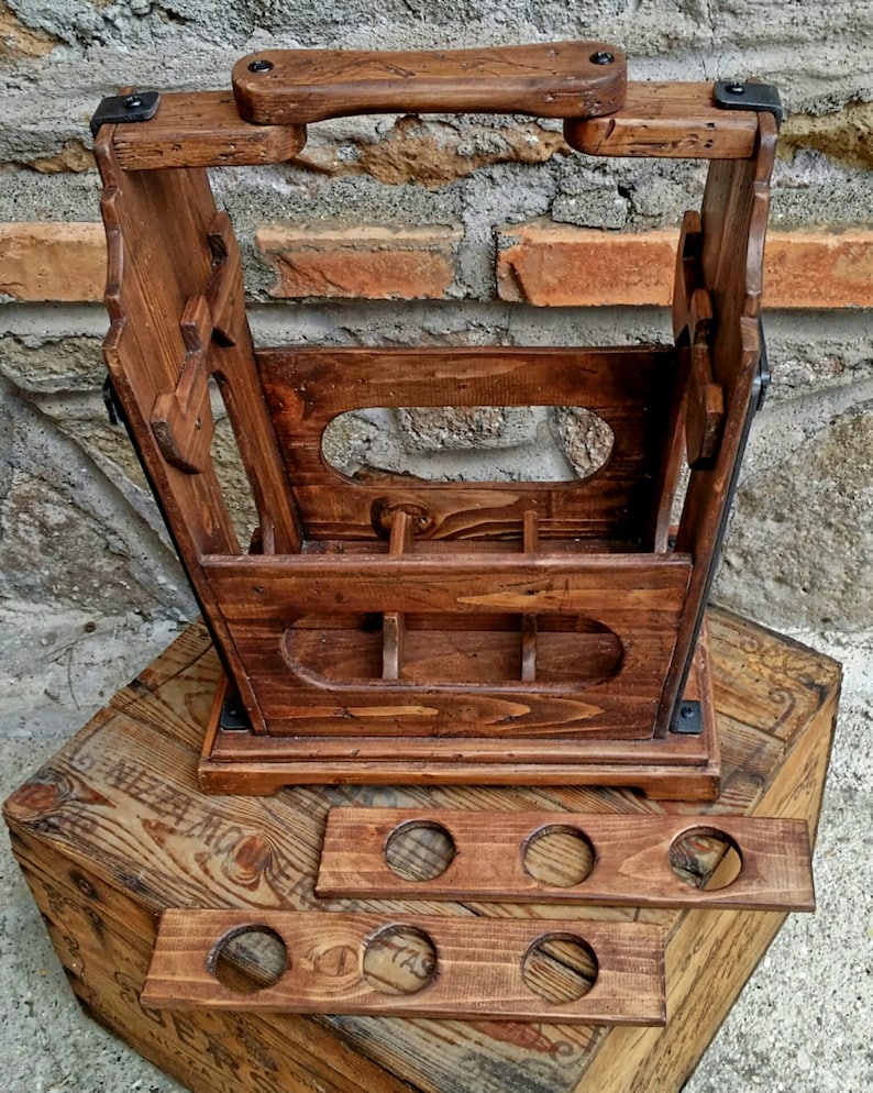 Portabottiglie A Forma Di Carro Armato In Legno Per 60° Compleanno