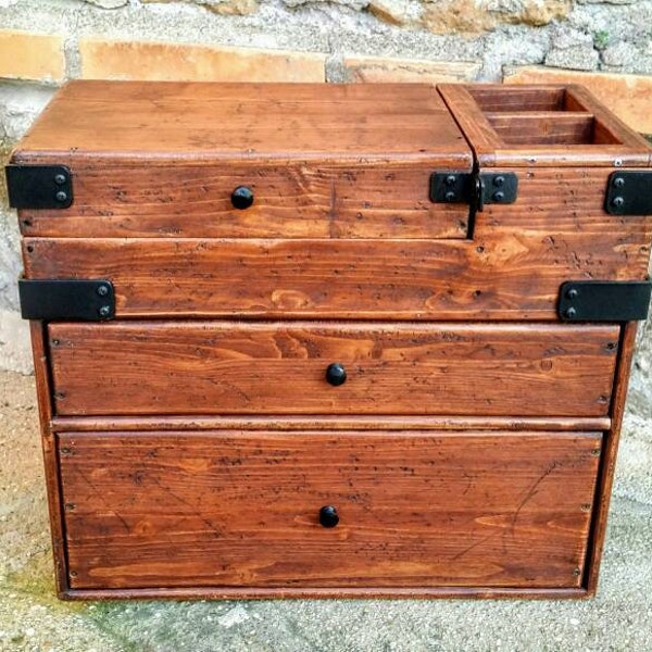 Commode en bois ancien régénéré, caisson avec tiroirs et plateaux amovibles