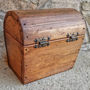 wooden trunk  , treasure chest , wood keepsake box