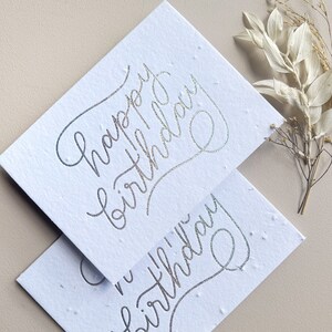 Lot de 8 cartes Joyeux anniversaire sur papier fleurs sauvages • Cartes pour notes en aluminium • Feuille scintillante • Papier ensemencé • Respectueux de l'environnement • Intérieur vierge • Peut être planté