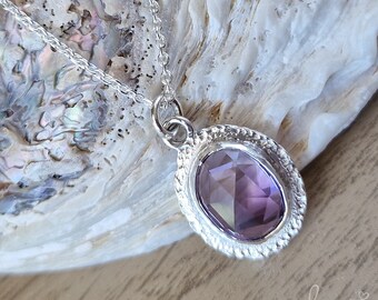Collar rústico de plata de ley con amatista y piedra talla rosa.