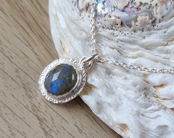 Labradorite Silver Necklace | Sterling Silver | Necklace | Rose Cut