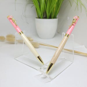 Stylo, thème fleurs de cerisier, corps en érable blanc ou en houx, bordure rose et or, gravé à la main, cadeau pour elle, cadeau pour fille