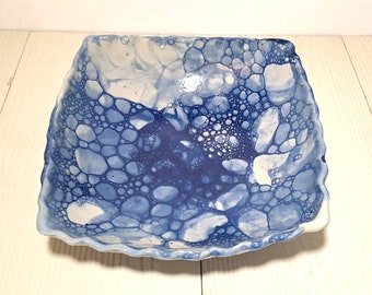 Stoneware salad bowl, blue bubbles decoration, fruit bowl