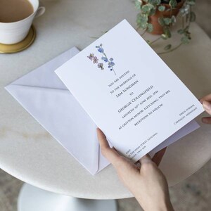 Paar's Geboortebloem Huwelijksuitnodigingen