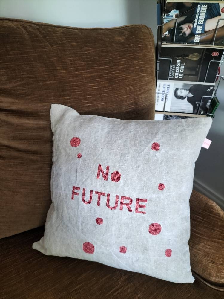 Coussin Brodé No Future