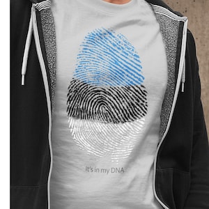 Unisex Estland T-Shirt / It es in my DNA / Flagge Farben- Blau, Schwarz, Weiß