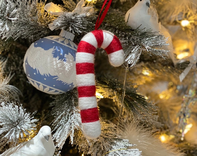 Candy Cane Christmas Decorations, Felted Holiday Ornaments, Traditional Christmas Decorations, Wool Decorations, Christmas Baubles