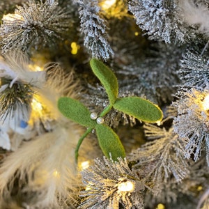 Needle Felted Mistletoe Christmas Tree Decorations image 9