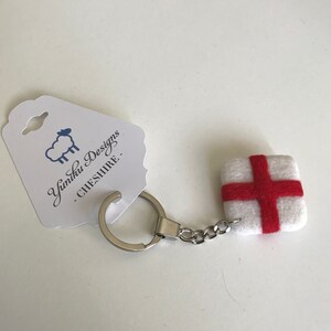 Felted St George's Flag Keyring Brooch Pins. image 2