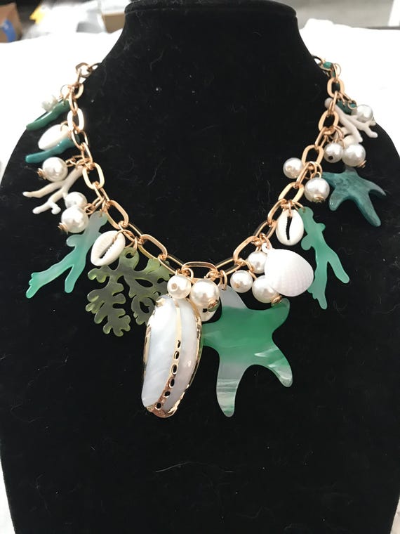 Ocean sea shell charm necklace U10