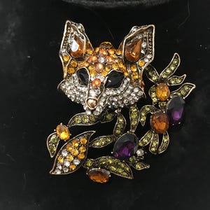 Rhinestone statement Fox brooch E8