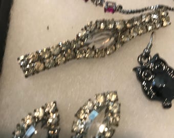Vintage jewelry lot B7