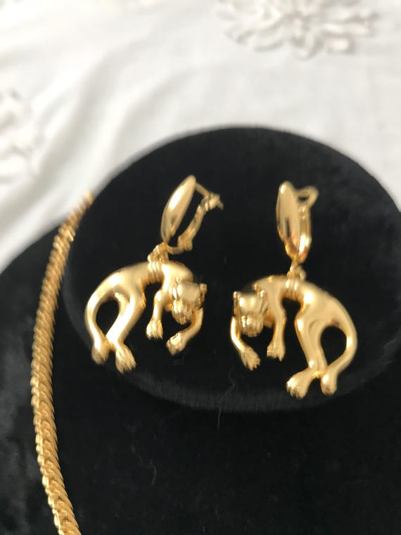 Gold tone tiger necklace look real E5 View 5