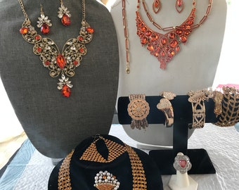 Beau gros lot de bijoux en strass LL