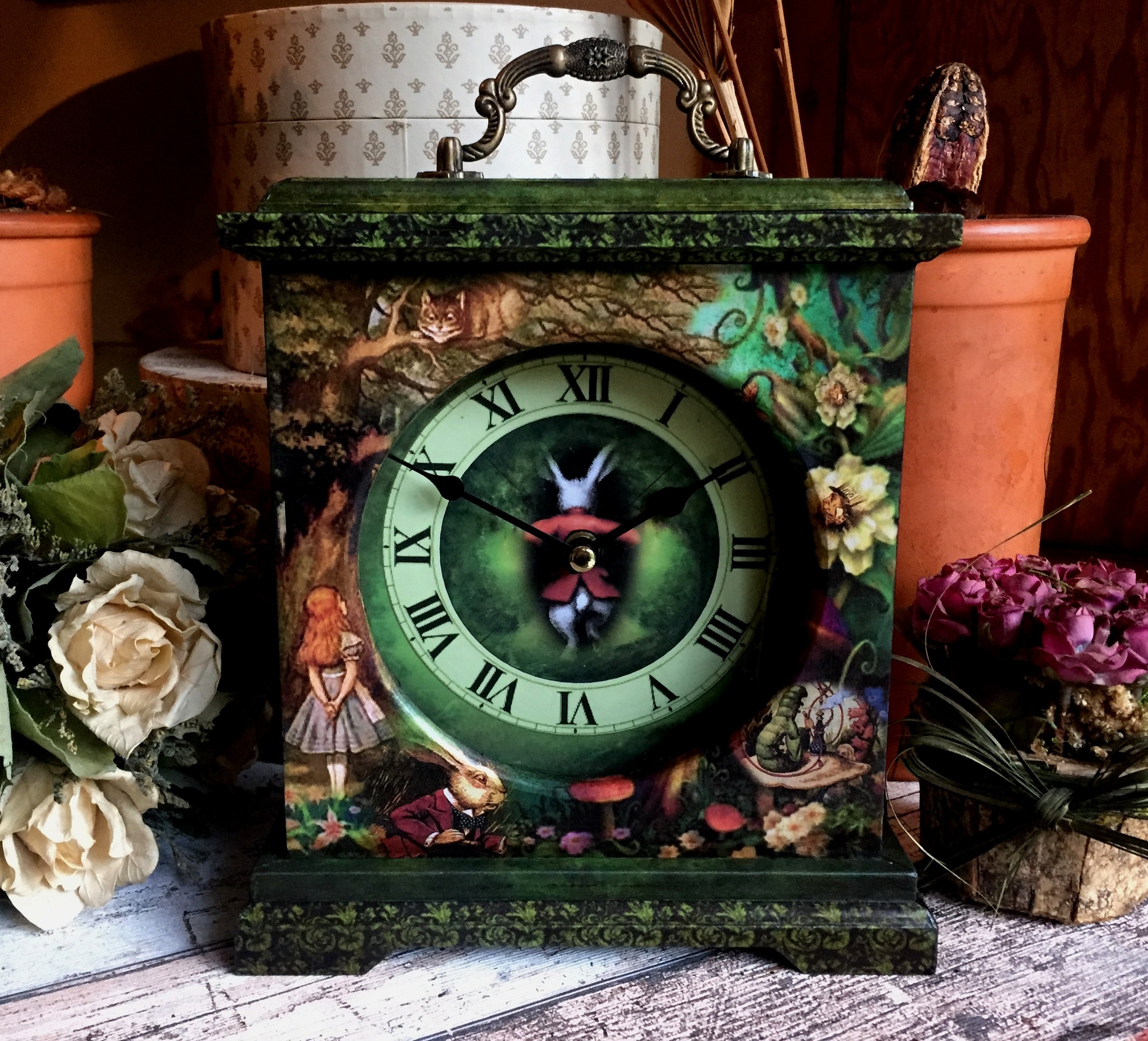 Alice in Wonderland Clock. Cheshire Cat Clock. Alice in Wonderland