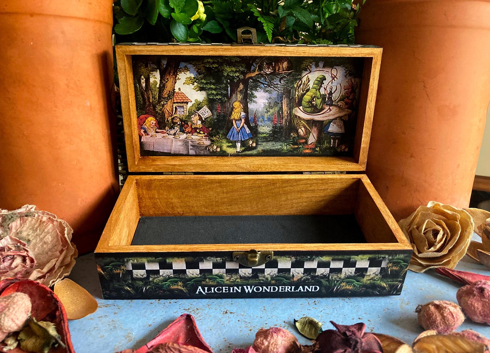 Alice in Wonderland Clock
