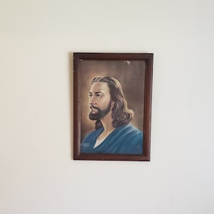 Wood picture frame Vintage frame rustic antique 22.75&quot;x 16.75&quot; outside dimensions 14&quot;x20&quot; inside dimensions 1.75&quot; wide With 1955 Jesus print