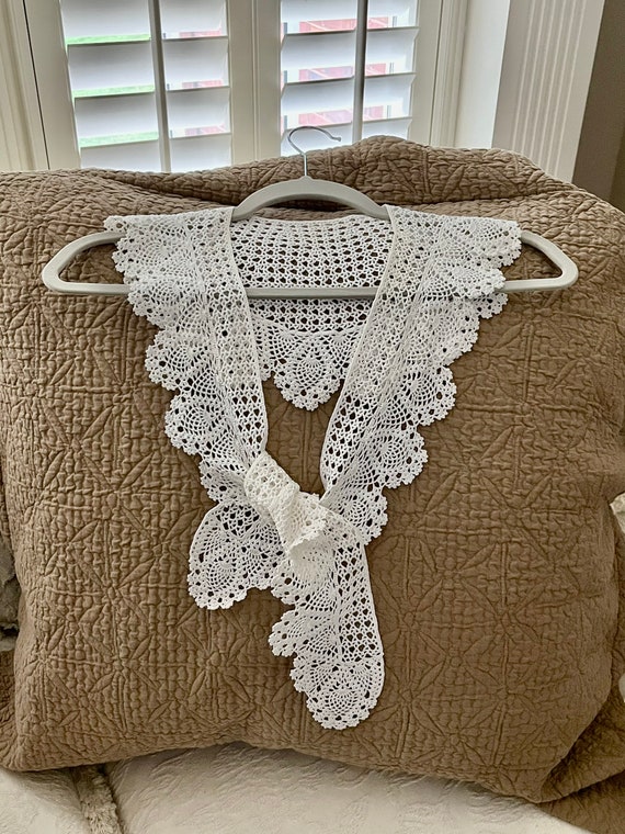 Large Antique Crochet Collar, Irish Lace, Beautifu