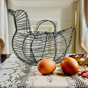 Vintage Chicken Wire Egg Basket, Primitive Farmhouse Metal Basket, Egg  Collecting Basket, 8” Tall, 6 1/2” Wide, 9” Long … BIG CHICKEN!