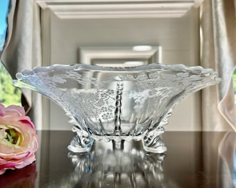 1930’s Etched Console Bowl, Footed New Martinsville Radiance Elegant Depression Glass, Floral Wreath Basket Design ... Stunning!