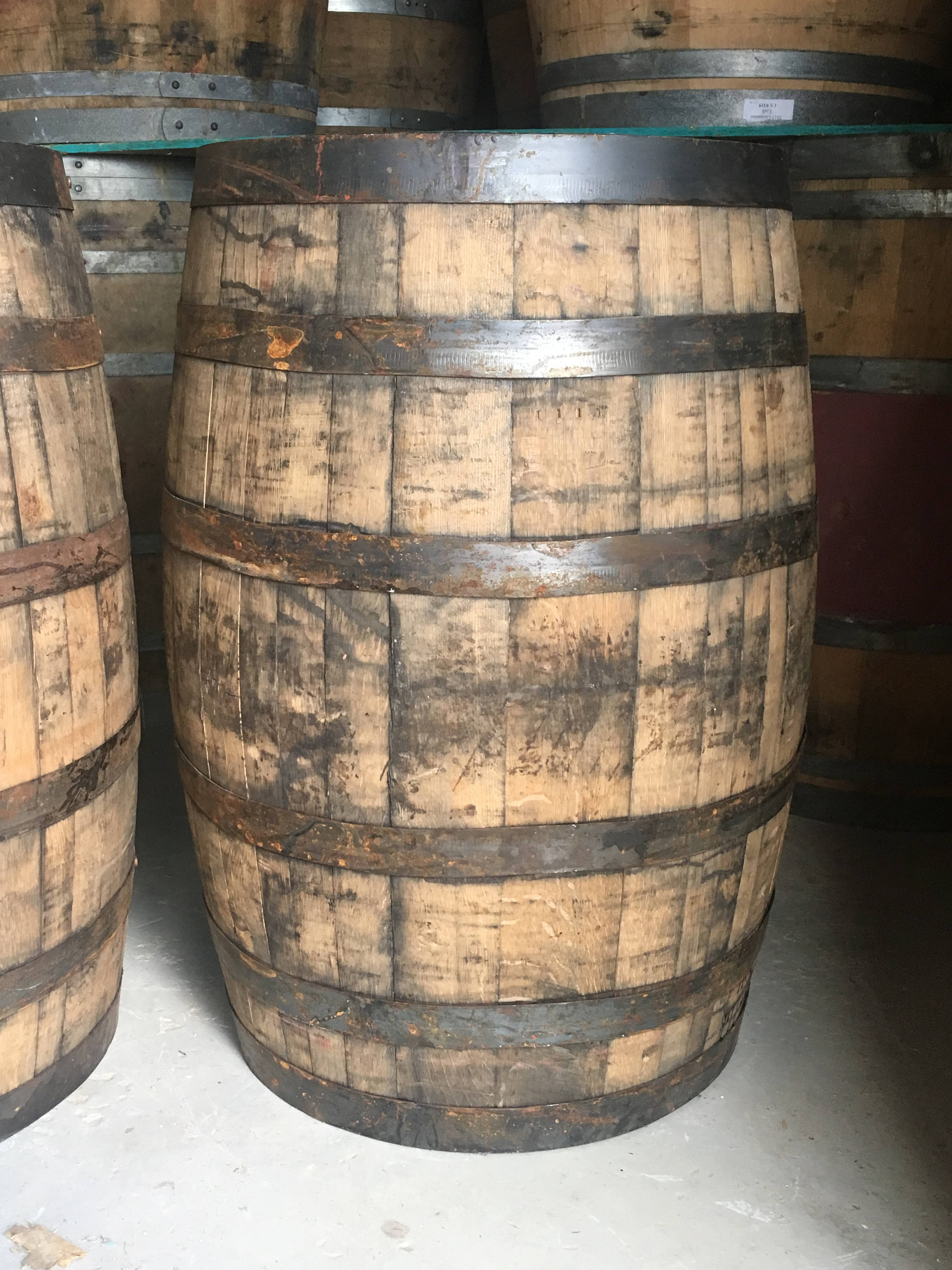 dimensions of a 53 gallon whiskey barrel