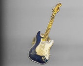 Vintage FENDER STRATOCASTER Electric Guitar Enamel Pin, Lapel, Hat, Pinback, Heavy Metal, Punk, rock n roll, grunge, 90s, Springsteen