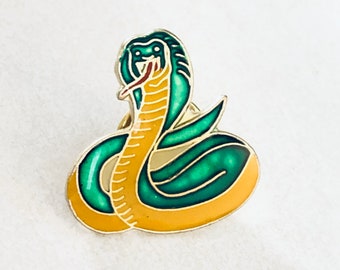 Vtg 80s King Cobra 1.5 pin badge C046a