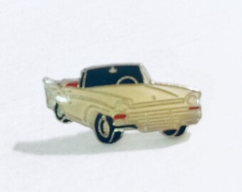 THUNDERBIRD AUTOMOBILE CAR SMALL TIE OR LAPEL PIN BADGE 3//4 INCH