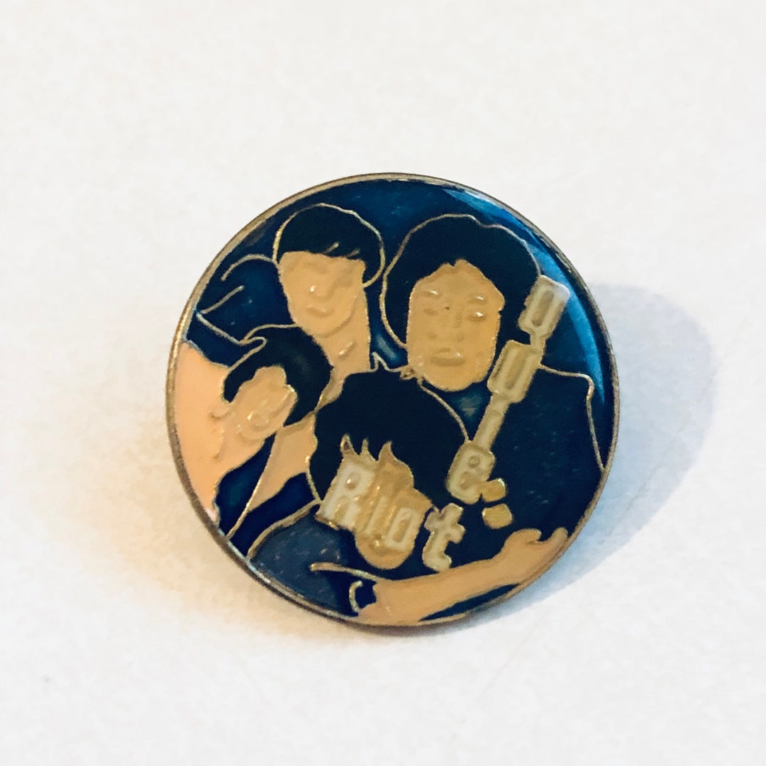 Vintage QUIET RIOT Lapel Pin, Enamel Pin, Pinback, Hat Pin, Zeppelin ...